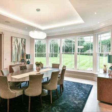 Image 7 - Oxshott Rise, Stoke D'Abernon, KT11 2RN, United Kingdom - House for sale