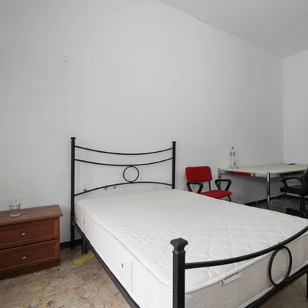 Rent this 5 bed room on Via Innocenzo Isimbardi in 20136 Milan MI, Italy