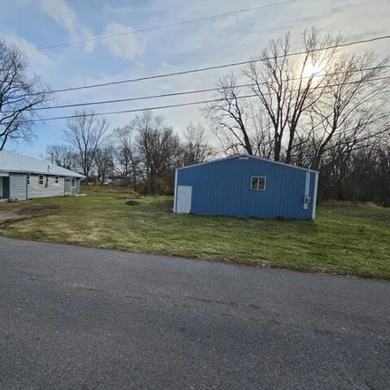 Buy this 3 bed house on 899 East 4th Street in Alexandria, Madison County