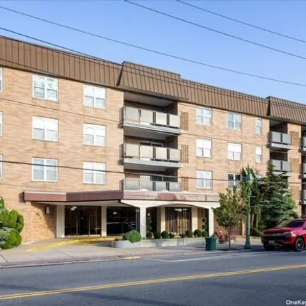 Image 2 - The Plaza, 360 Central Avenue, Village of Lawrence, NY 11559, USA - Apartment for sale