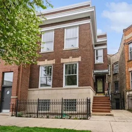 Buy this 4 bed house on 1221 West Gunnison Street in Chicago, IL 60640