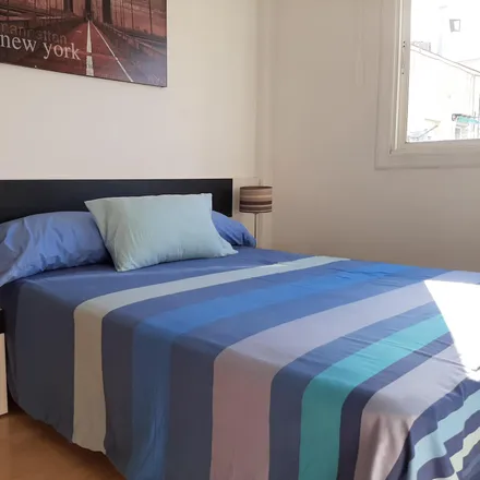 Rent this 3 bed room on Gu in Carrer de la Independència, 361