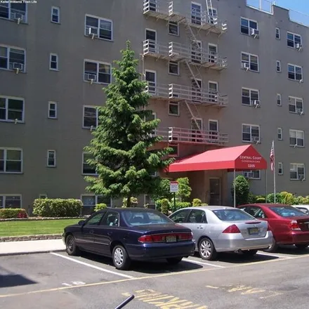 Image 3 - 2215 N Central Rd Apt 4f, Fort Lee, New Jersey, 07024 - Condo for rent