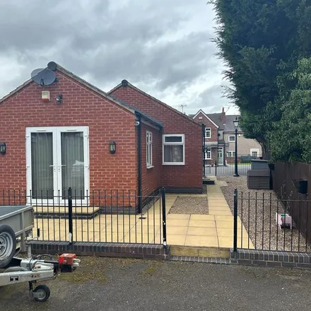 Rent this 2 bed house on Woodway Lane in Coventry, CV2 2AQ
