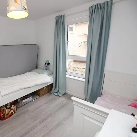 Image 5 - 52 Brinkley Road, London, KT4 8JF, United Kingdom - Apartment for rent