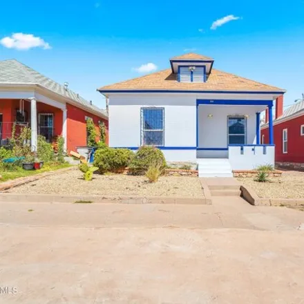 Rent this 3 bed house on 855 West Missouri Avenue in El Paso, TX 79902