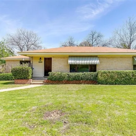 Buy this 2 bed house on 4805 Overton Avenue in Fort Worth, TX 76133