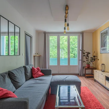 Rent this 3 bed apartment on 22 Rue Saint-Ferjus in 38000 Grenoble, France
