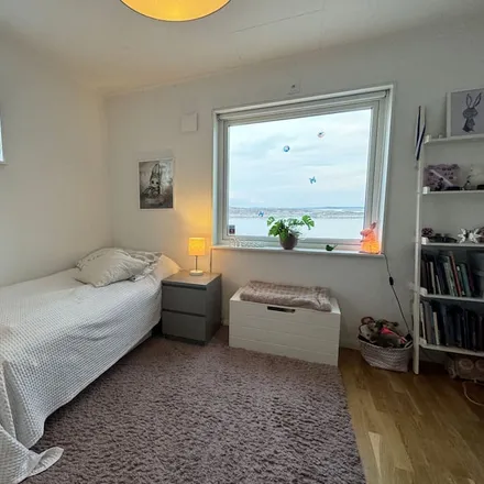 Rent this 3 bed house on Brose in Flygfältsgatan 4, 423 37 Torslanda