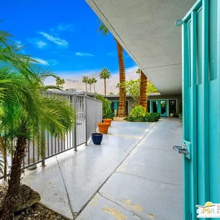 Image 4 - 625 South Thornhill Road, Palm Springs, CA 92264, USA - House for sale