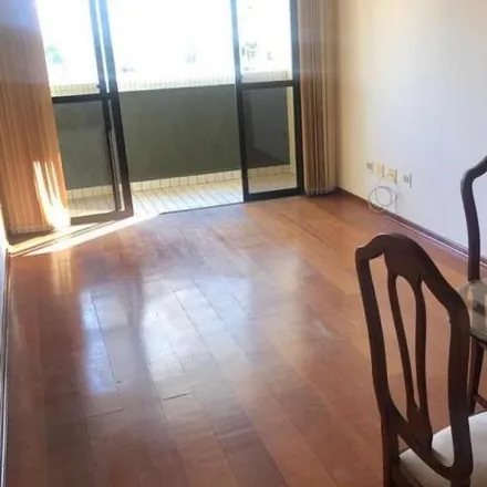 Buy this 3 bed apartment on Rua Paranaguá 50 in Higienópolis, Londrina - PR