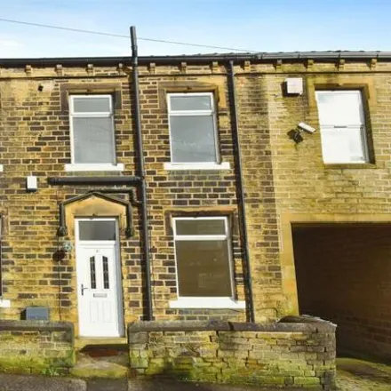 Buy this 3 bed townhouse on Wellington Street in Lindley, HD3 3EY