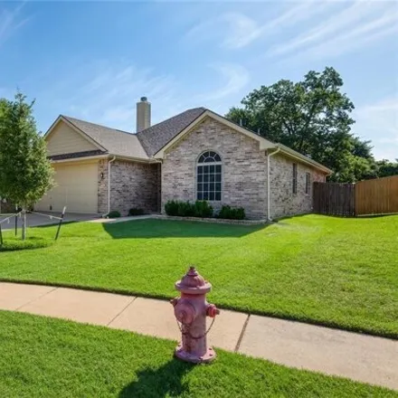 Buy this 3 bed house on 600 Kriston Drive in Azle, TX 76020