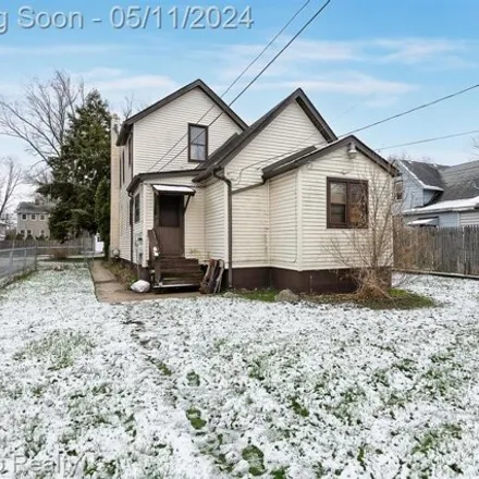 Image 3 - 35 Ahrens Street, Mount Clemens, MI 48043, USA - House for sale