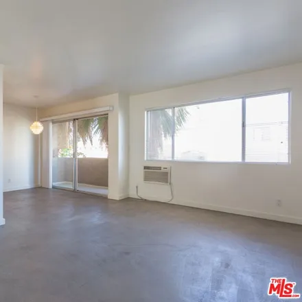 Image 3 - 11670 Iowa Avenue, Los Angeles, CA 90025, USA - Loft for rent