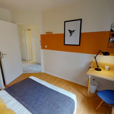 Rent this 3 bed room on 15 rue Roposte
