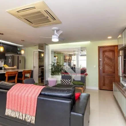 Buy this 2 bed apartment on Alfa Taurus in Avenida Ayrton Senna 270, Barra da Tijuca