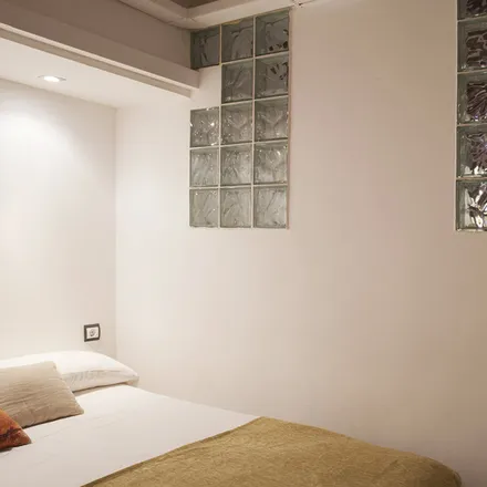 Rent this studio apartment on Carrer de la Guàrdia in 5, 08001 Barcelona