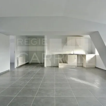 Image 2 - 8 Place de la Croix-Rousse, 69004 Lyon 4e Arrondissement, France - Apartment for rent