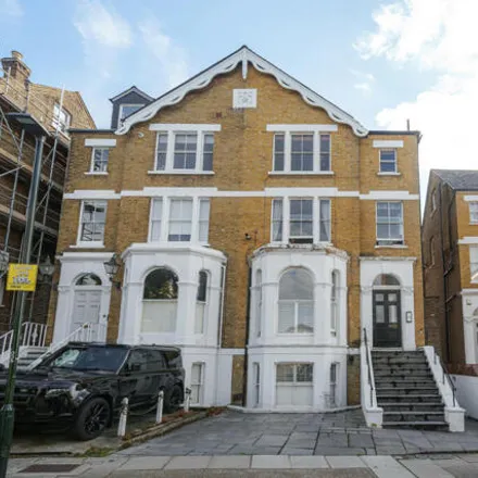 Rent this 1 bed room on 39 Onslow Road in London, TW10 6QH