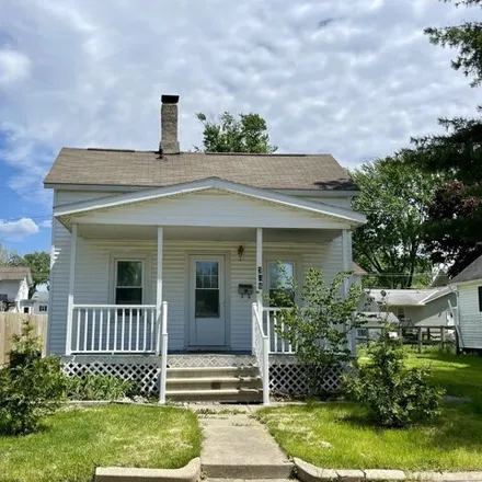 Buy this 2 bed house on 319 N Chestnut St in Princeton, Illinois
