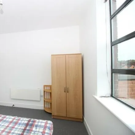 Image 6 - Russell Street, Sheffield, S3 8FU, United Kingdom - Apartment for rent