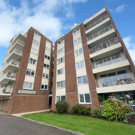 Rent this 2 bed apartment on Richmond Road in Worthing, BN11 4AA