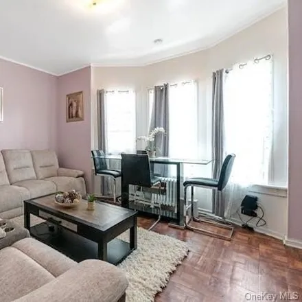 Image 3 - 1407 Bryant Avenue, New York, NY 10459, USA - House for sale