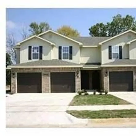 Rent this 3 bed house on 2008 Azlin Place in Siloam Springs, AR 72761