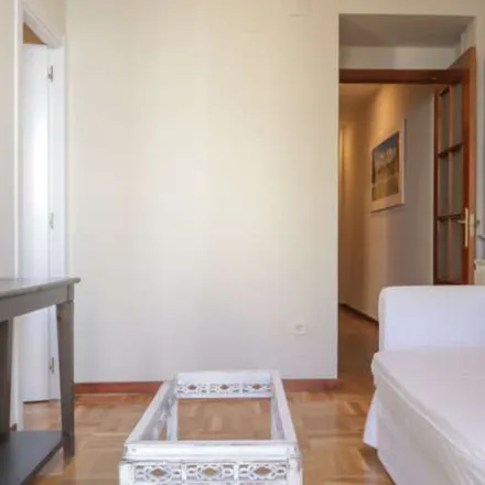 Image 8 - Calle de Goya, 65, 28001 Madrid, Spain - Apartment for rent