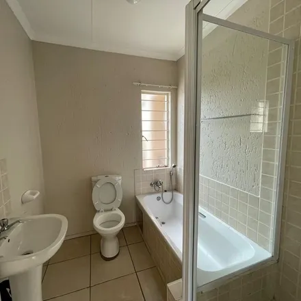 Image 5 - Ebony Street, Klippoortjie, Gauteng, 1418, South Africa - Apartment for rent
