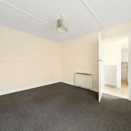 Image 5 - St. Dunstan's Road, Worthing, BN14 7LG, United Kingdom - Apartment for rent