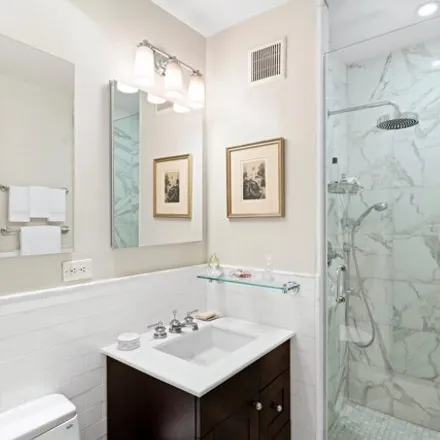 Image 7 - 186 East 76th Street, New York, NY 10021, USA - Condo for sale