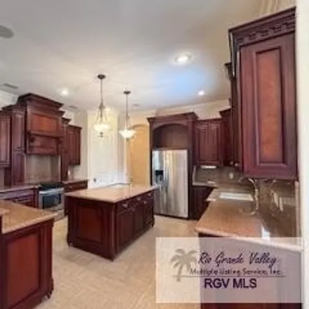 Image 2 - 5581 Lamp Light Pass, Brownsville, TX 78526, USA - House for sale
