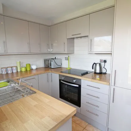 Rent this 2 bed duplex on The Maltings in Cardiff, CF23 8EQ