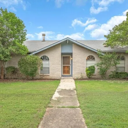 Buy this 3 bed house on 934 Harvest Glen Drive in Plano, TX 75023