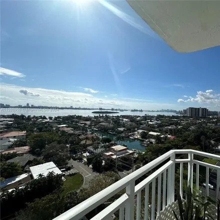 Image 2 - 2050 Canal Drive, San Souci Estates, North Miami, FL 33181, USA - Condo for sale