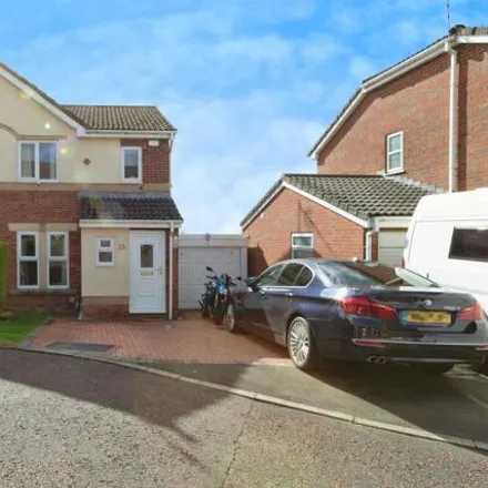 Buy this 3 bed duplex on Foxglove Drive in Whittle-le-Woods, PR6 7SG