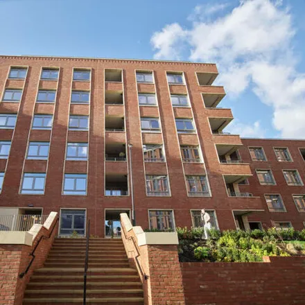 Buy this 1 bed apartment on Grosvenor Road in St Albans, AL1 3AE