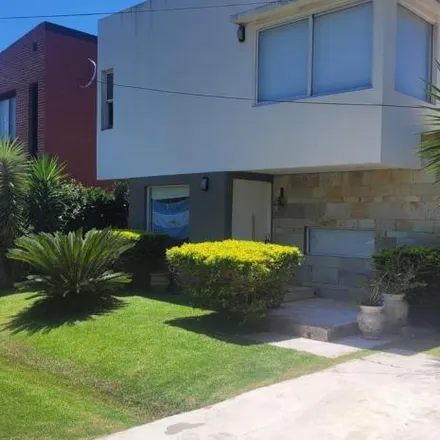 Rent this 32 bed house on DON-COOK in Los Fresnos, Partido de Escobar