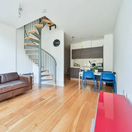 Rent this 2 bed apartment on Oyster Court in 85 Crampton Street, London