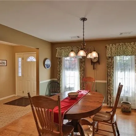 Image 9 - 8215 Pheasant Run, Fogelsville, Upper Macungie Township, PA 18051, USA - House for sale