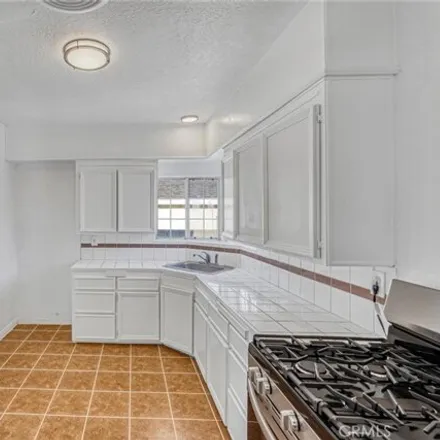 Image 8 - 17210 Kingsbury Street, Los Angeles, CA 91344, USA - House for sale