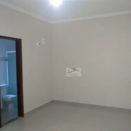 Buy this 3 bed house on Rua Francisco Rodrigues Godóy in Monção, Taubaté - SP