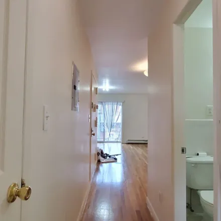 Rent this 3 bed apartment on 1311 Balcom Avenue in New York, NY 10461