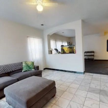 Image 1 - 8505 Llano Vista Avenue Southwest, Westgate Heights, Albuquerque - Apartment for sale