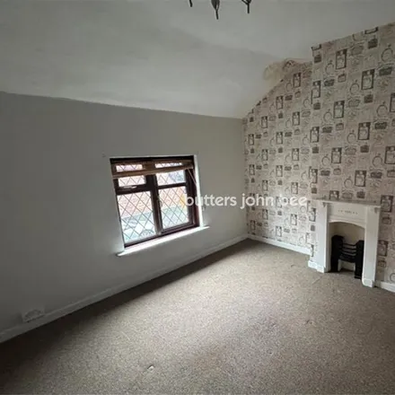 Image 7 - St Peter, Hall O'Shaw Street, Crewe, CW1 4AE, United Kingdom - Townhouse for rent