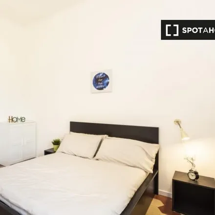 Rent this 3 bed room on Istituto Scientifico Sperimentale Luigi Cremona in Via Cristoforo Negri, 20159 Milan MI