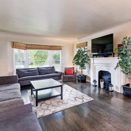 Image 2 - 11322 Cashmere Street, Los Angeles, CA 90049, USA - House for rent