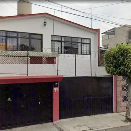 Buy this 3 bed house on Calle Fiscales in Colonia Ampliación Sifón, 09400 Mexico City
